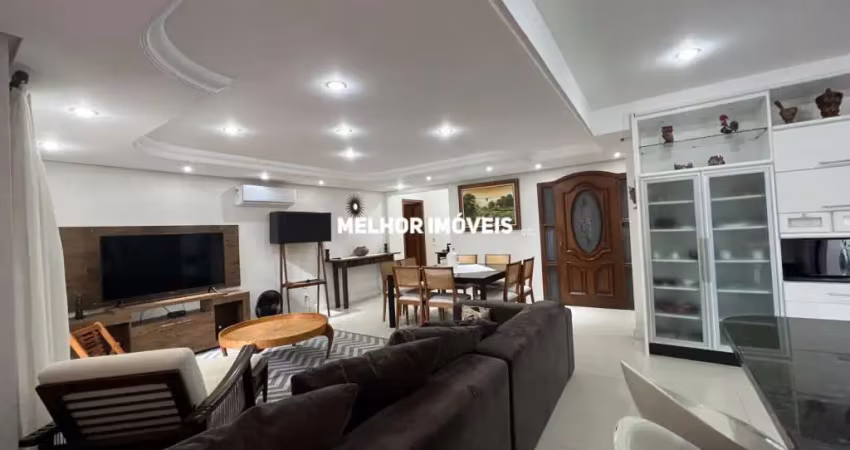 Ampla Cobertura com 263 m² no Centro de Balneário Camboriú