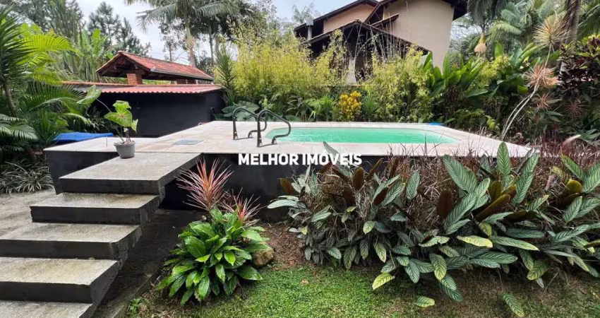 Casa à Venda na Praia do Estaleiro – Balneário Camboriú - SC
