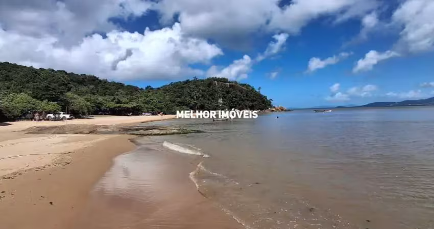 Terreno frente mar á venda localizado na praia ponta grande em porto belo santa catarina.