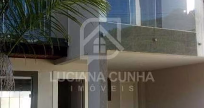 Sobrado novo com 3 Suítes na Praia Brava
