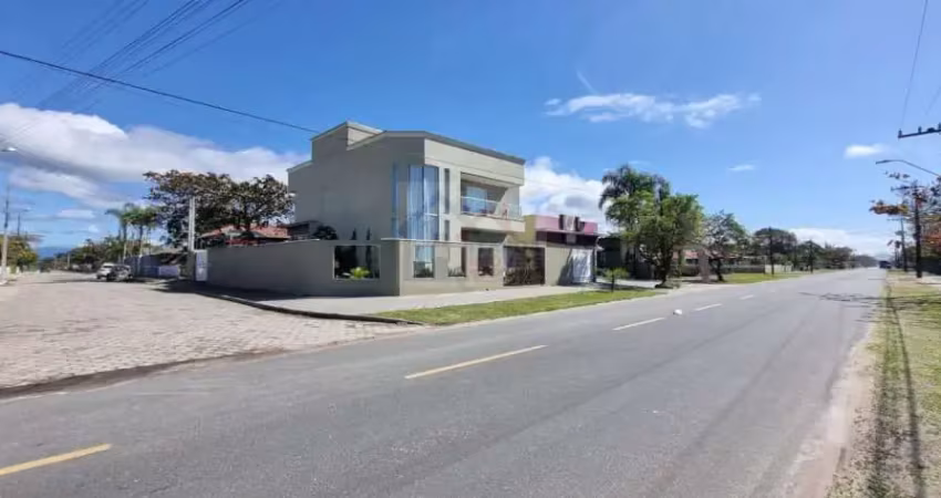 SOBRADO COM 3 PAVIMENTOS + SALA COMERCIAL
