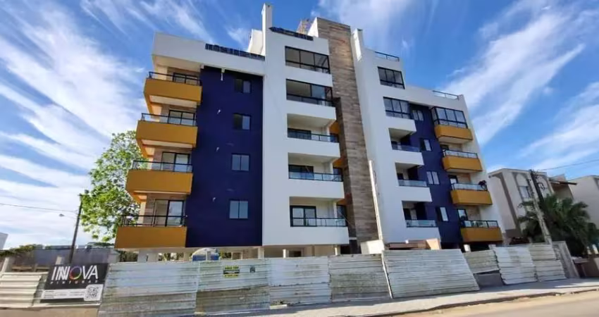Residencial porto calle cobertura duplex com vista para o mar localizado no centro de itapo/sc.