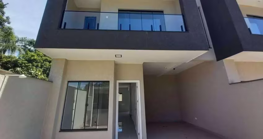 Sobrado apenas 300 metros do mar, localizado balneário  princesa do mar em itapoá/sc.