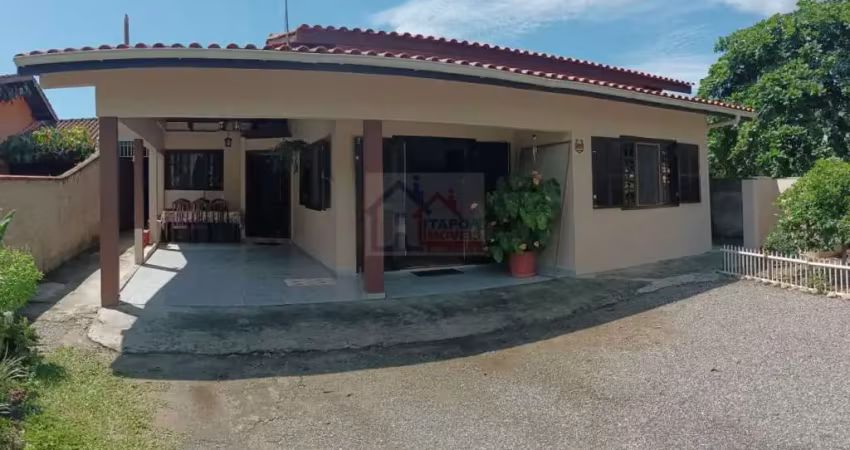 CASA COM 1 SUITE + 2 DORMITORIOS - GARAGEM COBERTA