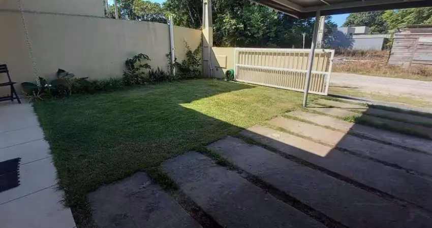 Casa com piscina, mobiliada  apenas 650 metros da praia