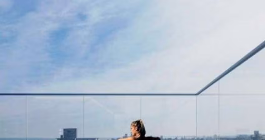 Apto c/ 3 suites + Lavabo, área de festas com churrasqueira, 36 m² de terraço.