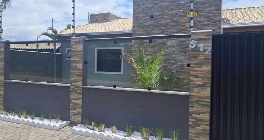 Casa com 3 quartos no balneário sai mirim, à 500 metros da praia