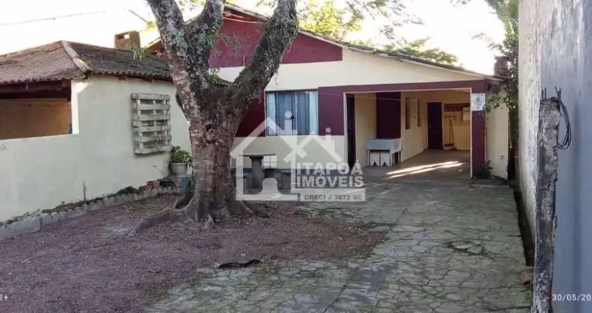 Casa  no balneário brasília a apenas 250 metros do mar