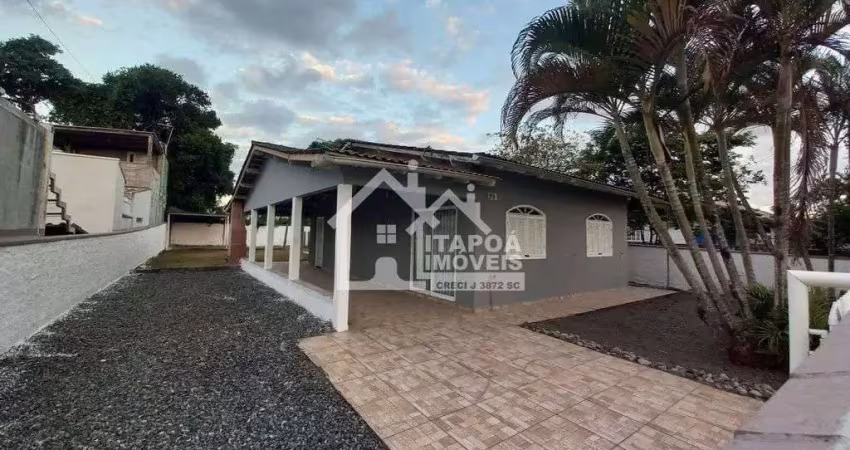 Casa sozinha no terreno no centro de itapema do norte 450m²