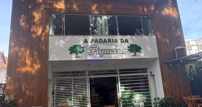 Prédio Comercial  à Venda em Porto Alegre-RS, Bairro Camaquã:, 202,41 m², com estacionamento, ótima localização