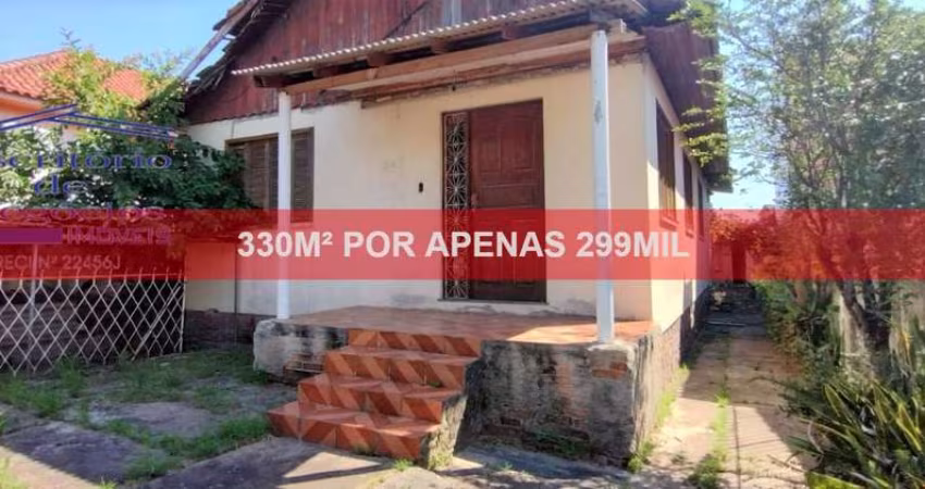 Oportunidade única: Terreno com casa antiga à venda em Porto Alegre-RS, bairro Cavalhada - 2 quartos, 1 sala, 1 vaga, 100m².