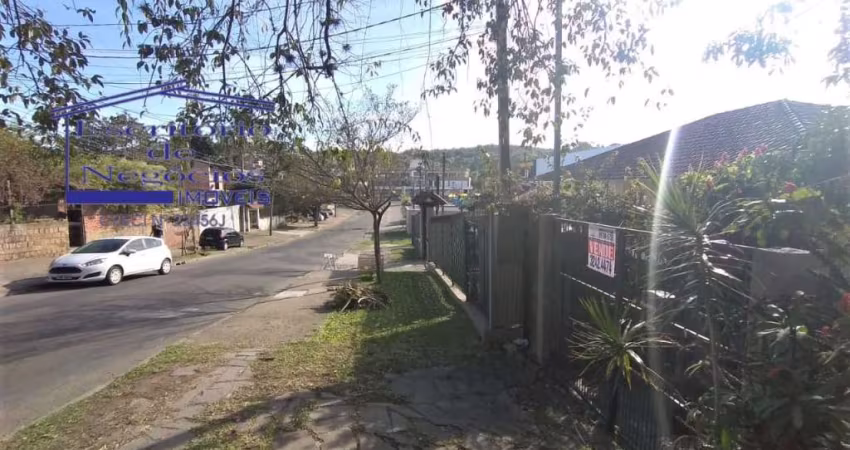Imperdível! Casa à venda em Porto Alegre-RS, Vila Nova: 3 quartos, sala ampla, 1 banheiro, 2 vagas, 200m². Confira!