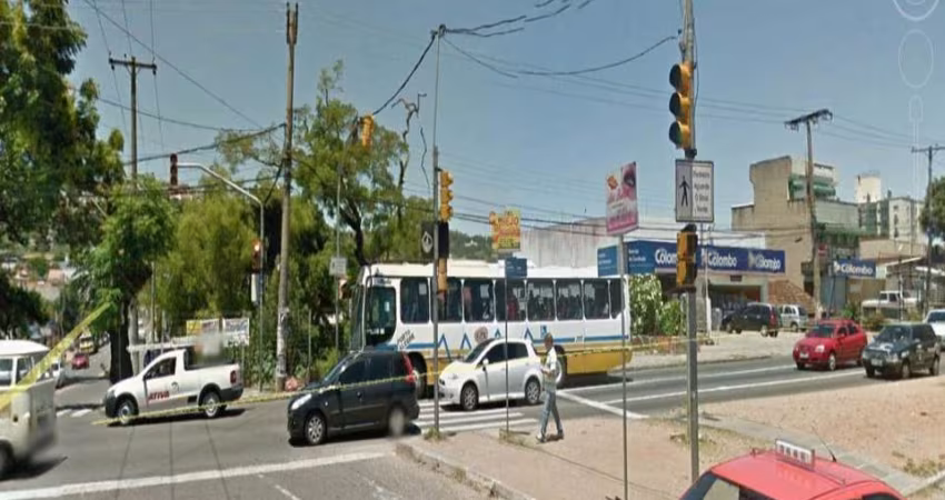 Terreno comercial de 650m² à venda em Porto Alegre-RS, no bairro Cavalhada - Imperdível oportunidade!