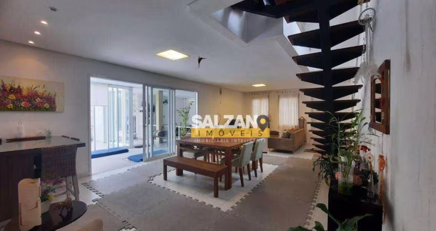 Sobrado com 3 dormitórios à venda, 322 m² por R$ 1.800.000,00 - Campos do Conde II Versailles - Tremembé/SP