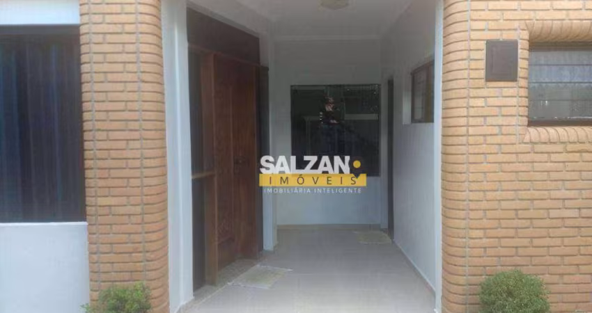 Sobrado com 3 dormitórios à venda, 242 m² por R$ 900.000,00 - Vila Jaboticabeira - Taubaté/SP