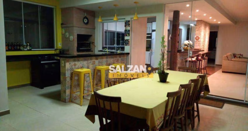Sobrado com 3 dormitórios, 320 m² - venda por R$ 1.650.000,00 ou aluguel por R$ 8.159,65/mês - Campos do Conde Versailles - Tremembé/SP