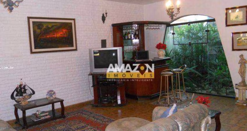 Sobrado com 3 dormitórios à venda, 370 m² por R$ 1.100.000,00 - Jardim das Nações - Taubaté/SP