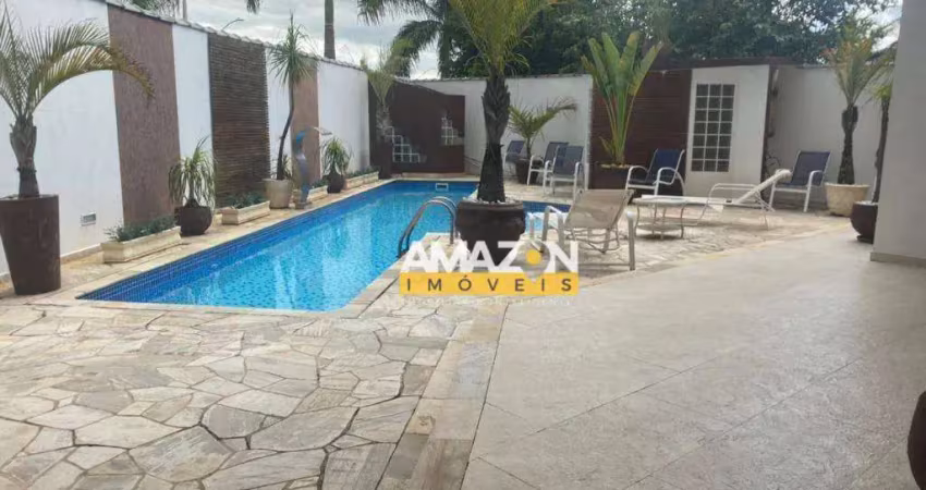 Sobrado com 3 dormitórios à venda, 444 m² por R$ 2.200.000,00 - Condomínio Taubaté Village  - Taubaté/SP