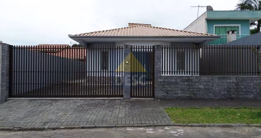 Casa à venda com 03 Dormitórios em Camboriú