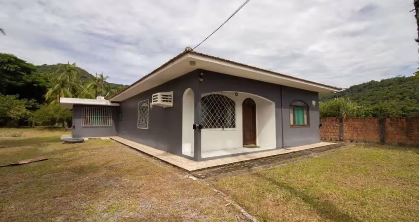 Casa à venda no bairro são judas tadeu em balneário camboriú