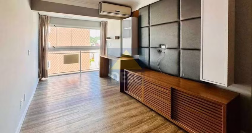 Apartamento à venda semi mobiliado no Ed. Portal dos Municípios em Balneário Camboriú