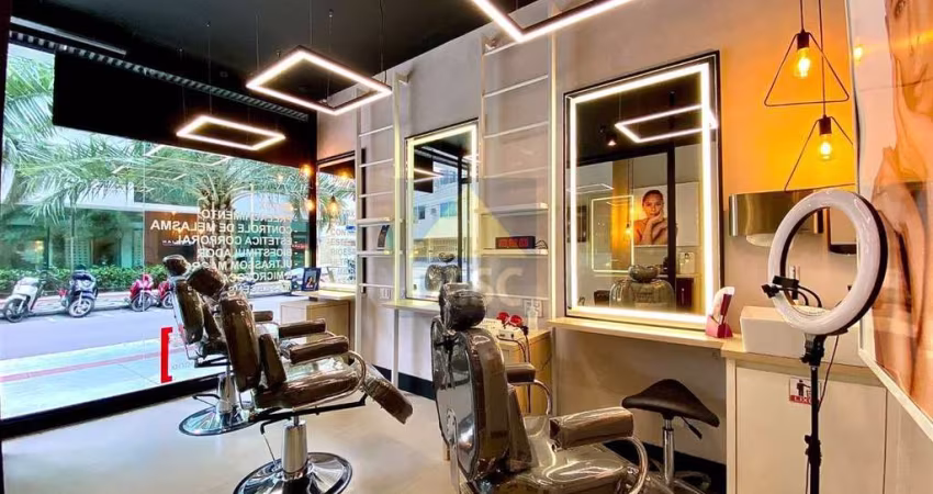 Sala comercial equipada para locação anual no Centro de Balneário Camboriú