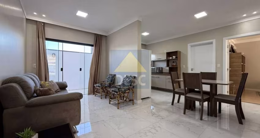 Apartamento  à venda no Edifício Admar Moura no Centro de Camboriú