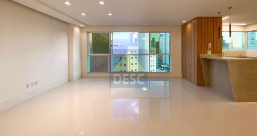 Apartamento com 3 suítes para locação no Ed. De La Torre no Centro de Balneário Camboriú