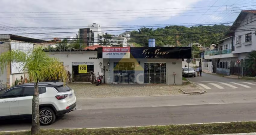 Terreno à venda com 784m² na Av. Do Estado em Balneário Camboriú