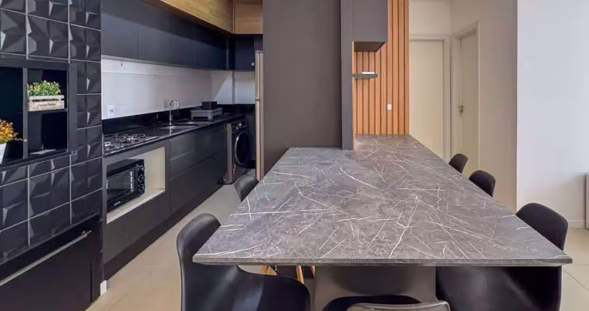 Apartamento mobiliado com duas suítes à venda no ed. porto everest em camboriú