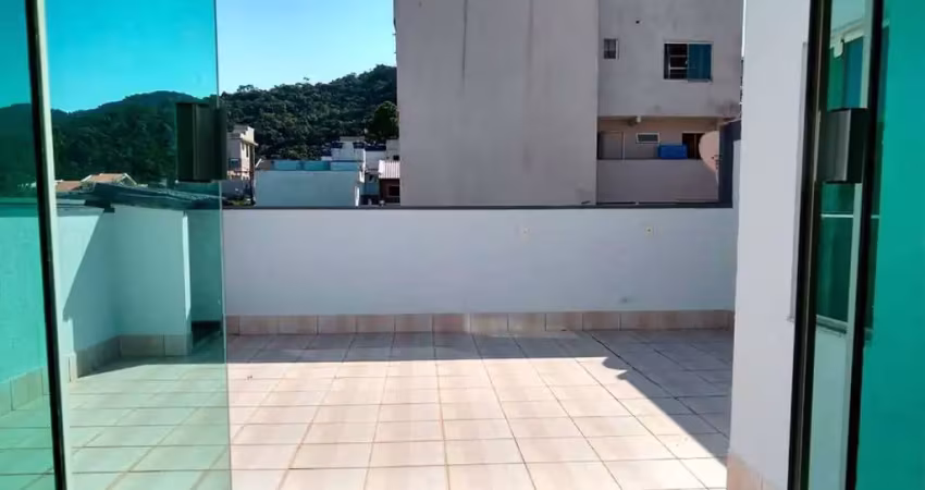 Sobrado à venda com 03 dormitórios em balneário camboriú no bairro ariribá