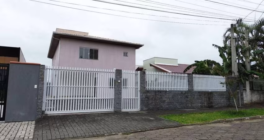 Casa em condomínio com 03 dormitórios à venda em Camboriú