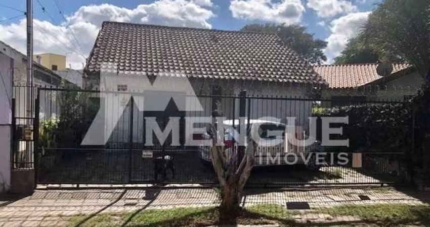 Casa com 3 quartos à venda na Rua Marechal Simeão, 114, Passo da Areia, Porto Alegre