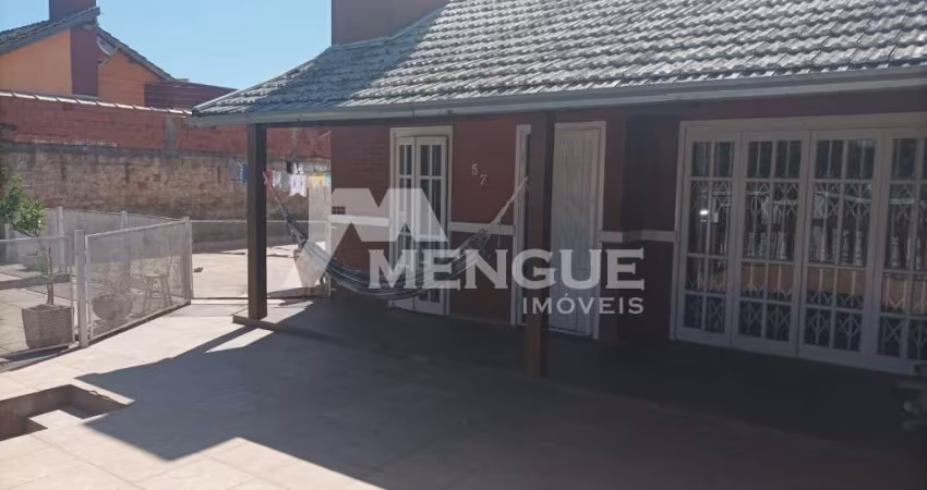 Casa com 3 quartos à venda na Condoris, 57, Jardim Algarve, Alvorada