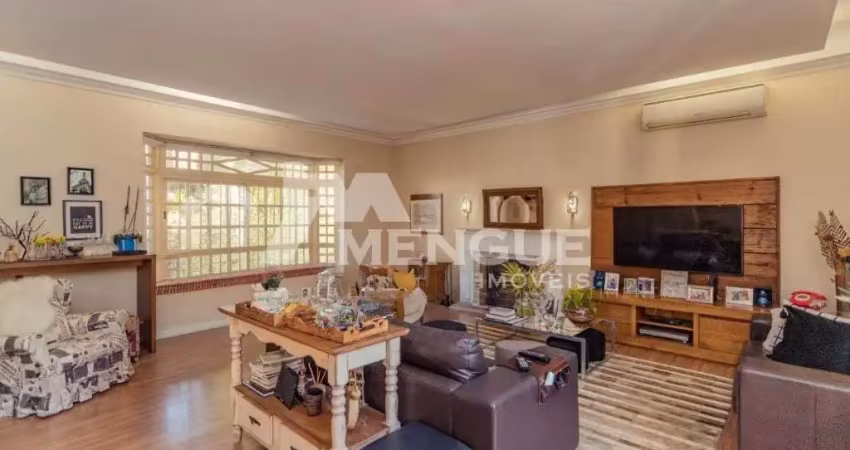 Casa com 3 quartos à venda na Travessa Trindade, 40, Jardim Lindóia, Porto Alegre