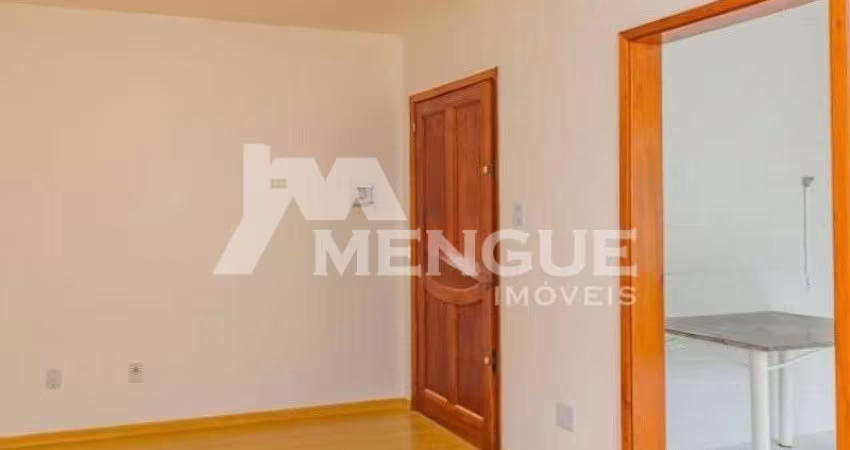 Apartamento com 2 quartos à venda na Rua Cipó, 871, Passo da Areia, Porto Alegre