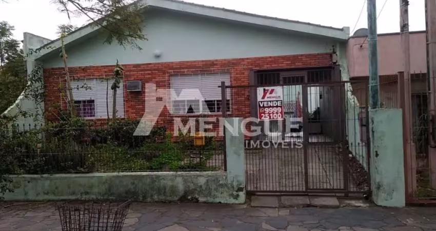 Casa com 3 quartos à venda na Rua Major Hércules Gomes Limeira, 126, São Sebastião, Porto Alegre