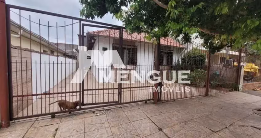 Casa com 3 quartos à venda na Rua Breno Arruda, 151, Santa Maria Goretti, Porto Alegre