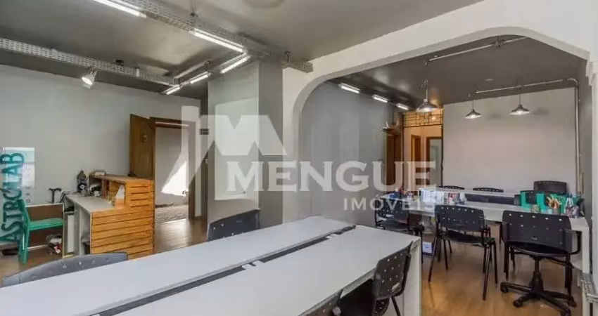Casa comercial com 3 salas para alugar na Rua Oito de Julho, 156, Jardim Botânico, Porto Alegre