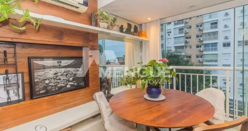 Apartamento com 3 quartos à venda na Beco Andaraí, 675, Passo da Areia, Porto Alegre