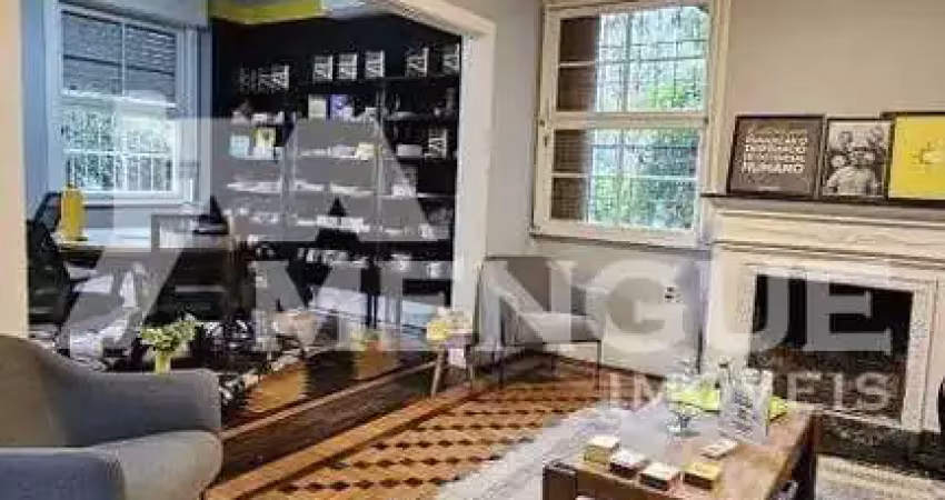 Casa comercial com 4 salas para alugar na Rua Castro Alves, 678, Rio Branco, Porto Alegre