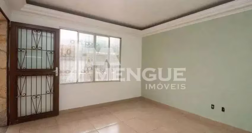 Casa com 4 quartos para alugar na Rua Théo Benevenuto, 0045, Sarandi, Porto Alegre