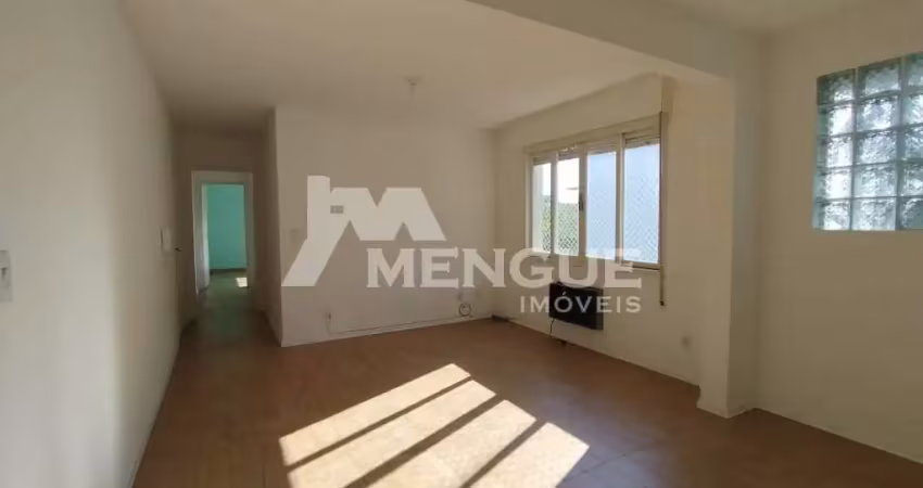 Apartamento com 2 quartos à venda na Rua Umbú, 85, Passo da Areia, Porto Alegre