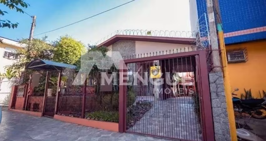 Casa com 5 quartos à venda na Avenida João XXIII, 522, São Sebastião, Porto Alegre