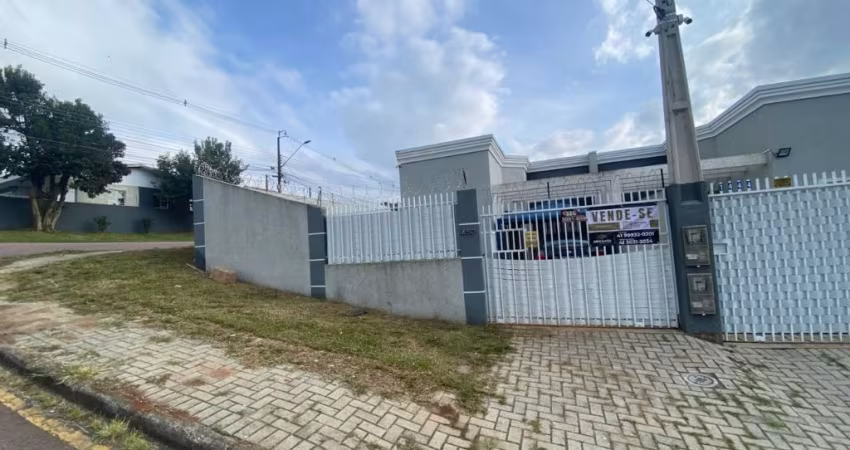 Casa de esquina - 3 quartos, 62 m²  R$ 460.000 - Campina da Barra - Araucária/PR
