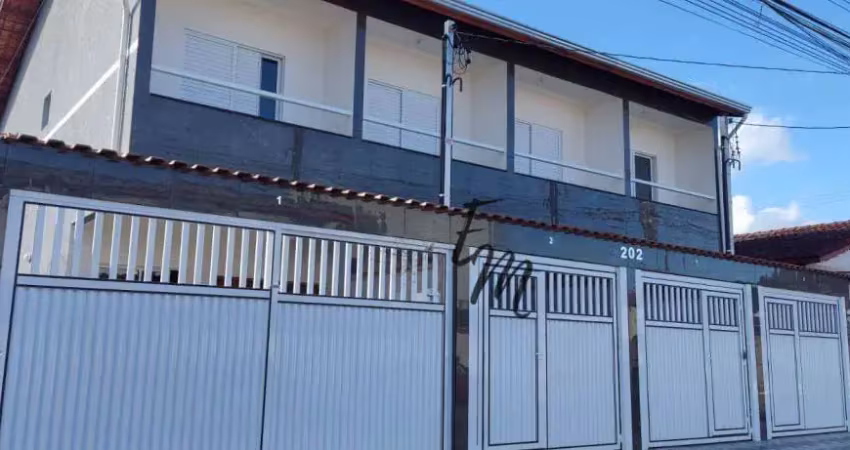 Lindo sobrado individual em bairro residencial  próximo a padarias, escolas e o terminal tude bastos.