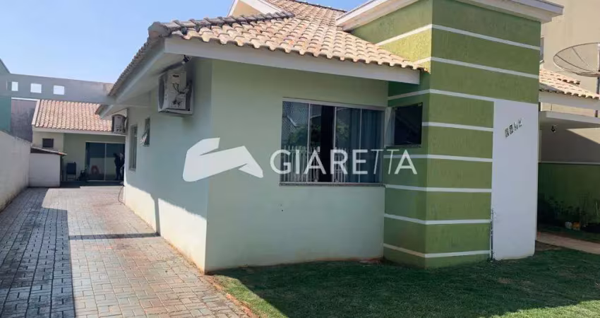 Casa toda em laje à venda, tocantins, toledo - pr, ótima localização