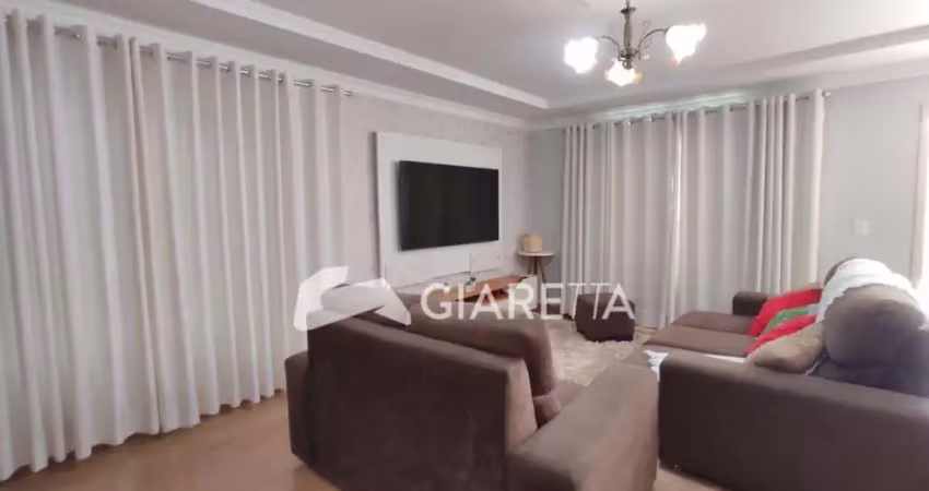 Sobrado com excelente localização à venda, centro, toledo - pr