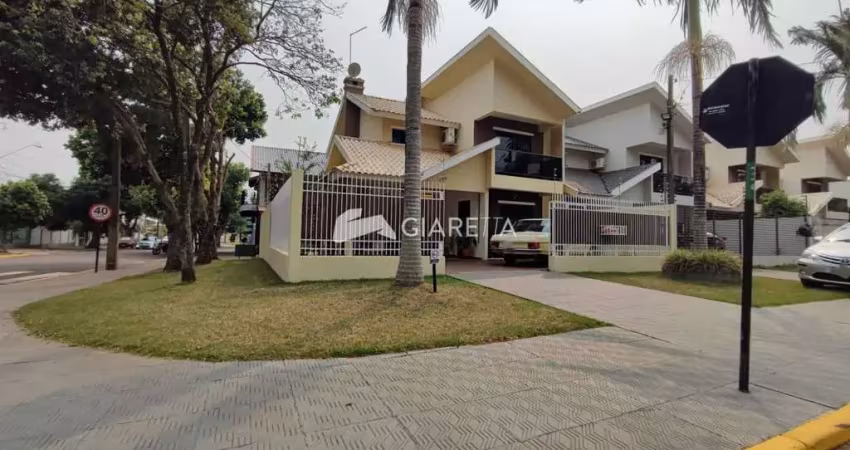 Sobrado muito espaçoso para venda no jardim gisela em toledo-pr