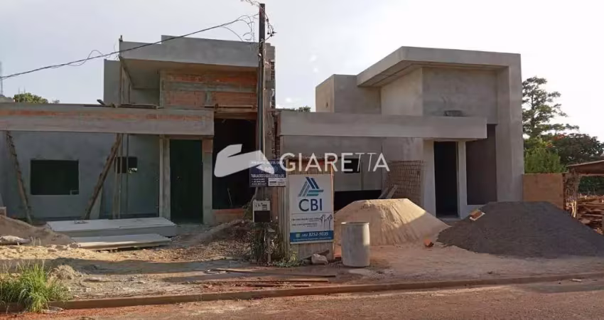 Casa ampla e com ótimo padrão construtivo à venda, VILA BECKER, TOLEDO - PR
